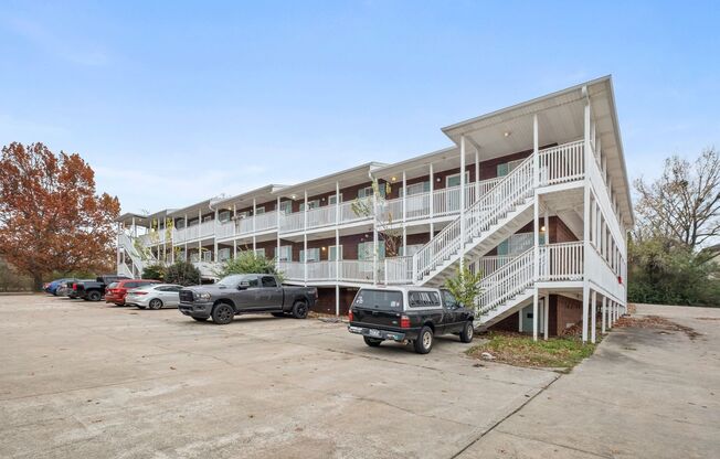 1 bed, 1 bath, 500 sqft, $825, Unit Unit 6