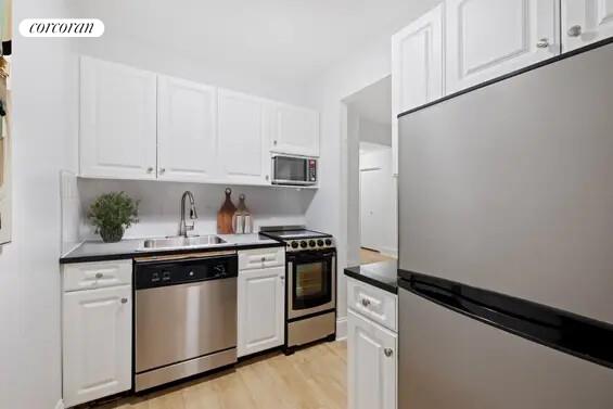 Studio, 1 bath, $3,675, Unit 17C4