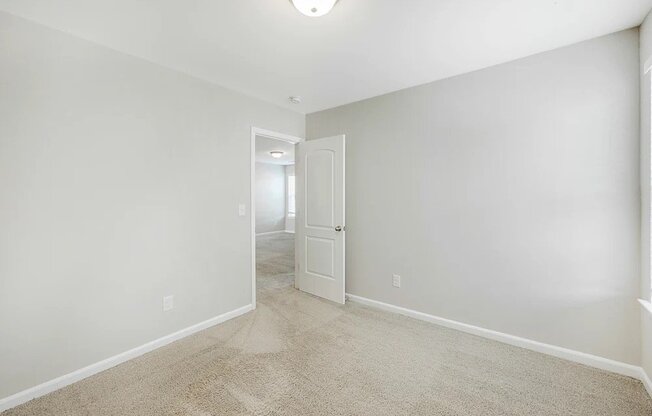 1052 AUTUMN CREST DR