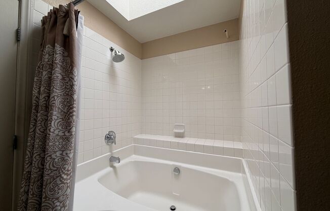 2 beds, 2 baths, $1,400, Unit # 2129