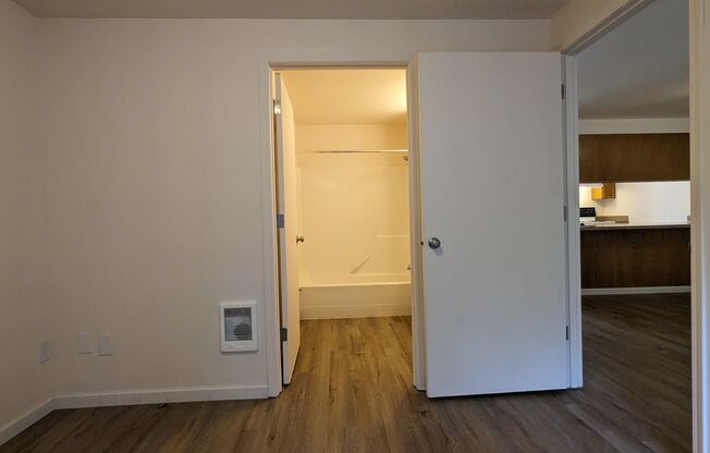 1 bed, 1 bath, 650 sqft, $1,200, Unit 02
