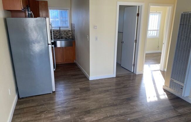 2 beds, 1 bath, 800 sqft, $2,050, Unit C1