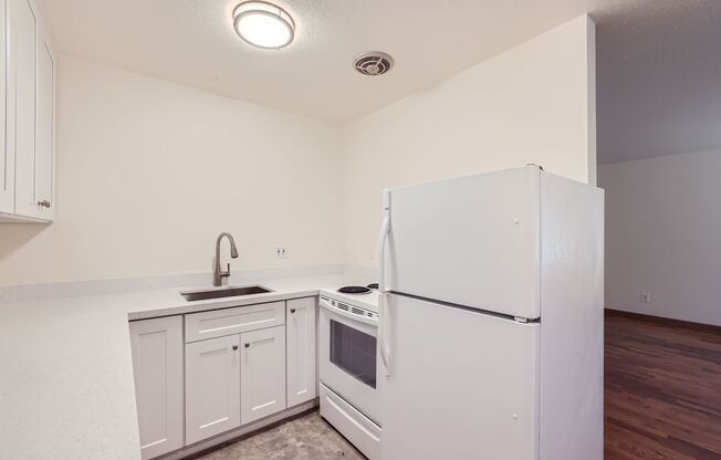 2 beds, 1 bath, 720 sqft, $2,095, Unit Unit 5