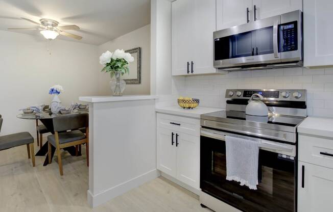 a kitchen or kitchenette at 440 west condos 1408n