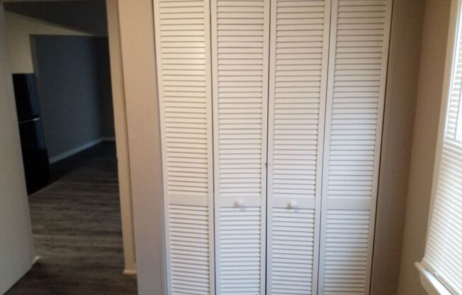 Studio, 1 bath, 800 sqft, $725, Unit 4D