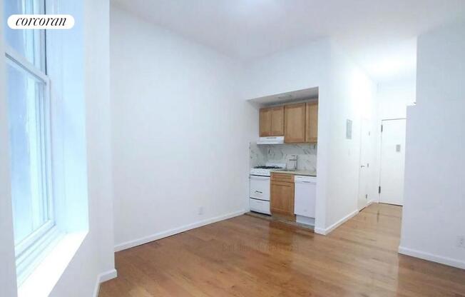 309 W 72 ST