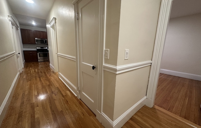 1 bed, 1 bath, 776 sqft, $3,500, Unit 9