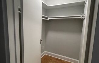 Studio, 1 bath, 290 sqft, $1,553, Unit 608