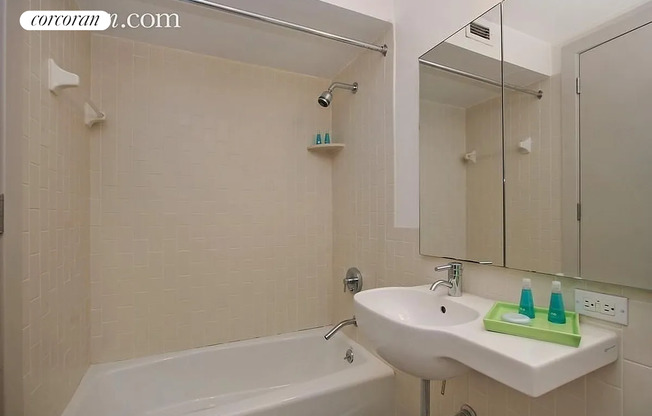 1 bed, 1 bath, $4,540, Unit 3M