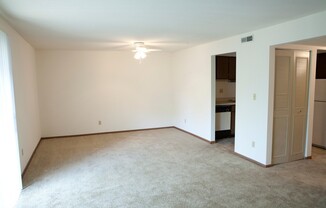 1 bed, 1 bath, 657 sqft, $800, Unit OO-402