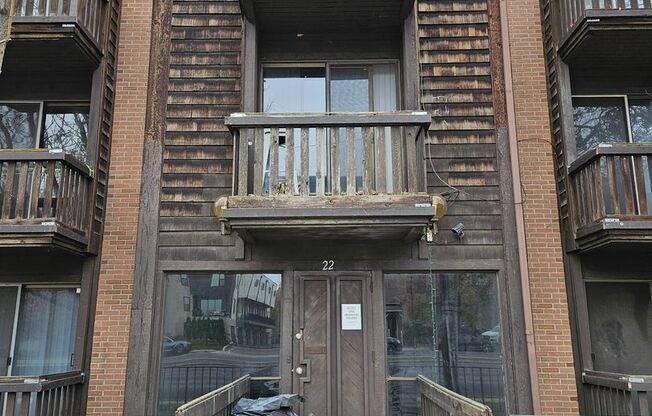 Studio, 1 bath, $950, Unit Unit #22