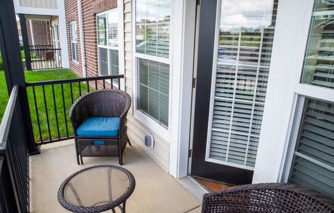 front porch at the shiloh green apartments in kennesaw, ga