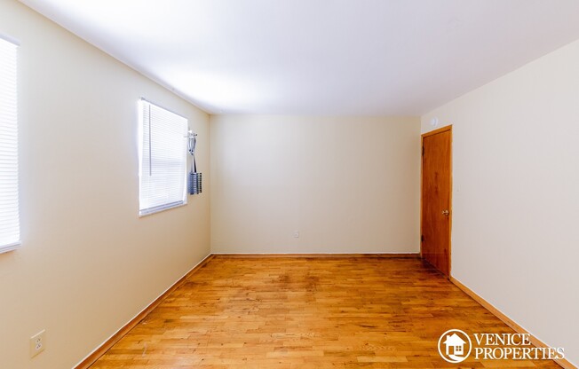 3 beds, 1 bath, $1,350, Unit 171 E 12th 5