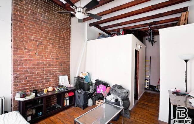305 E 105 ST