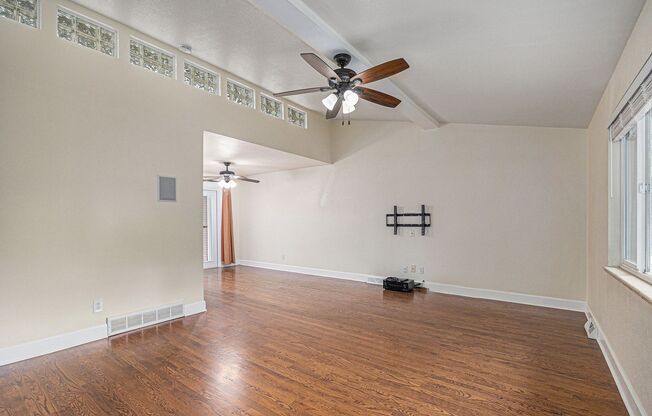Charming 3-Bedroom Home – Perfect for Comfort & Entertaining!
