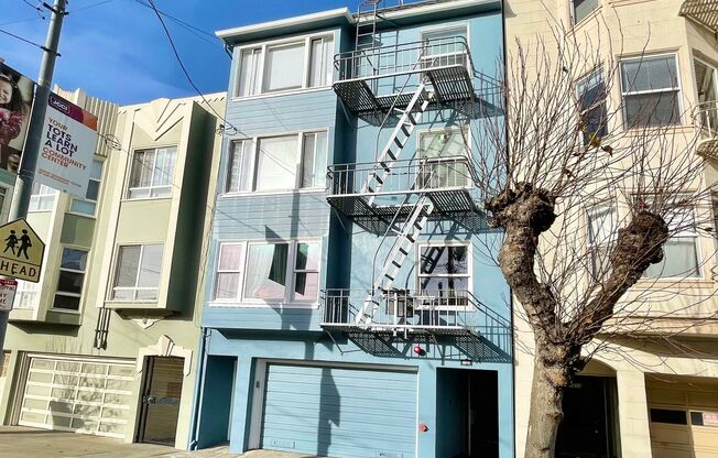 2 beds, 1 bath, $3,800, Unit #7