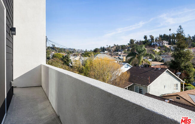 3212 VERDUGO RD