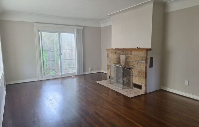 Come see your next home!!  3 bed, 2 bath in Roseville