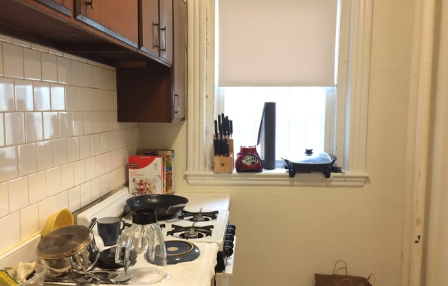 1 bed, 1 bath, 635 sqft, $2,500, Unit 01-027