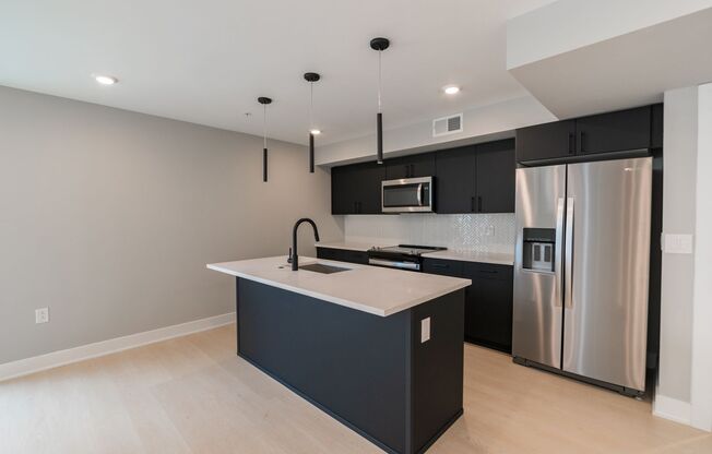1 bed, 1 bath, 735 sqft, $1,650, Unit 501