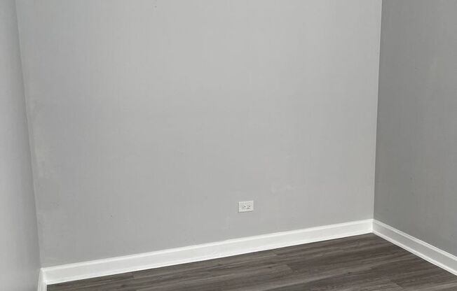 1 bed, 1 bath, $1,325, Unit 420