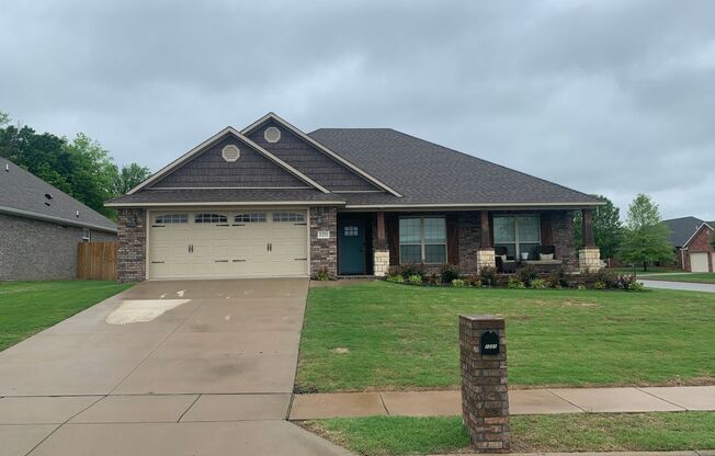 Beautiful 3 Bedroom Home in Prairie Grove, AR!