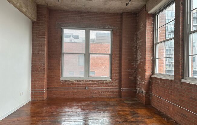 1 bed, 1 bath, 910 sqft, $1,945, Unit 402