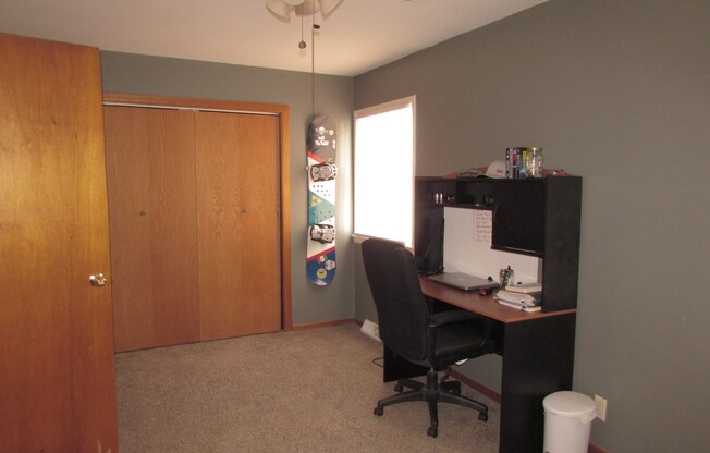 2 beds, 1 bath, $1,200