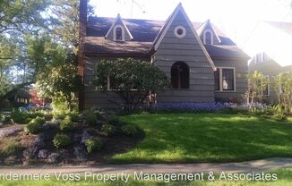 2605 NE Clackamas St.