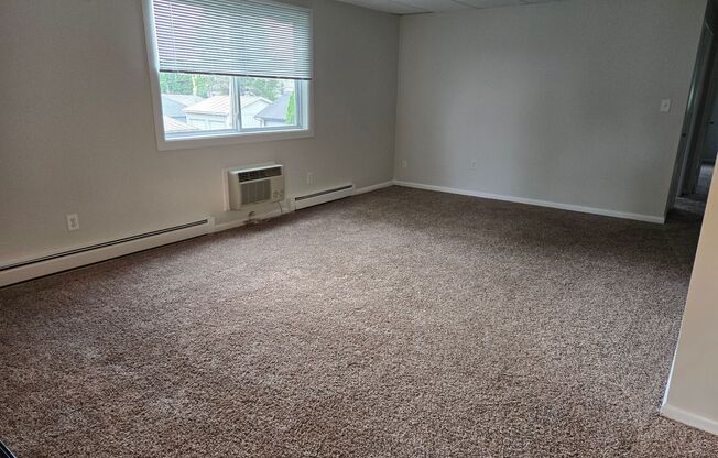 2 beds, 1 bath, 780 sqft, $1,625, Unit D06
