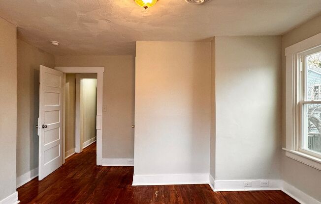 2 beds, 1 bath, $1,525