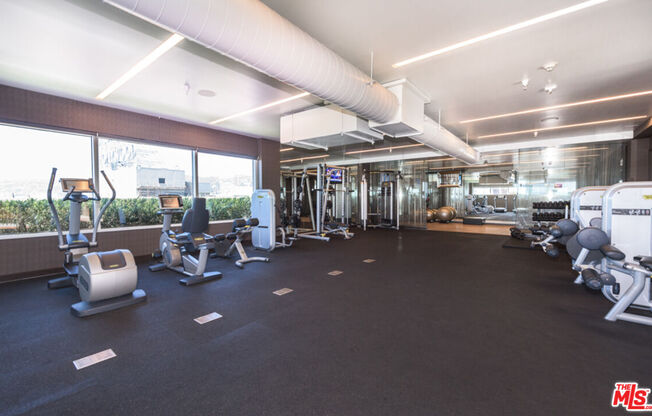 2 beds, 2 baths, 1,500 sqft, $5,500, Unit 7K