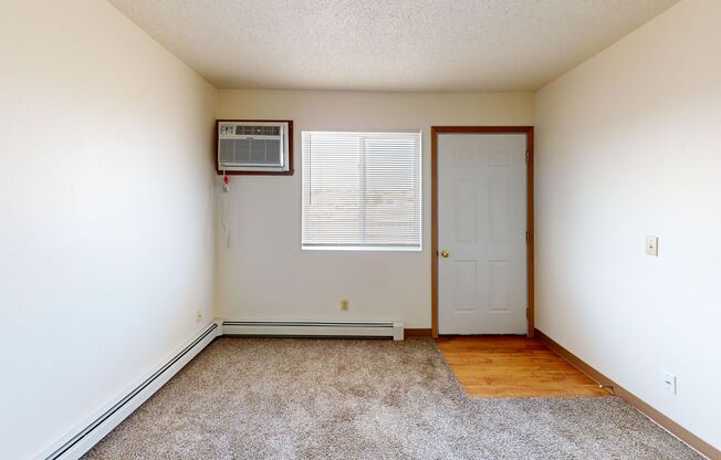 2 beds, 1 bath, 888 sqft, $1,040, Unit 1704-310