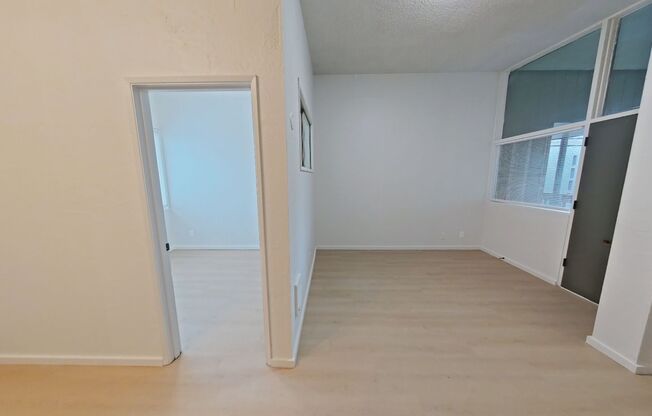 2 beds, 1 bath, 647 sqft, $1,660, Unit 26B