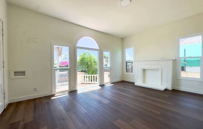 5371 LOUIS PL