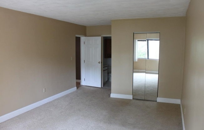 677 QUINCY SHR DR