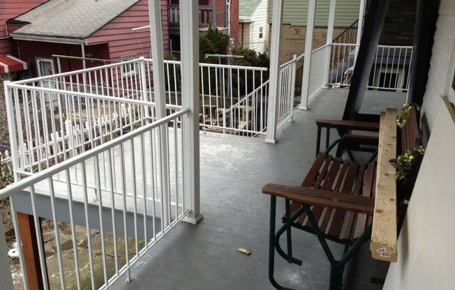 Luxurious 2 Bedroom on a dead end street on the South Side flats