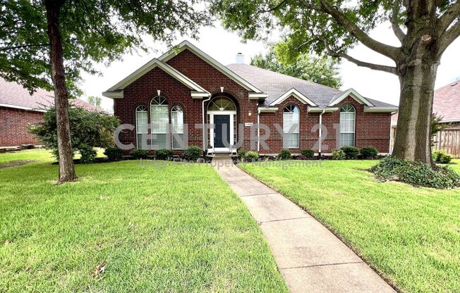 Well Maintained 4/2/2 in Frisco ISD For Rent!