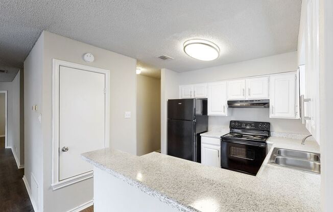 1 bed, 1 bath, 825 sqft, $834