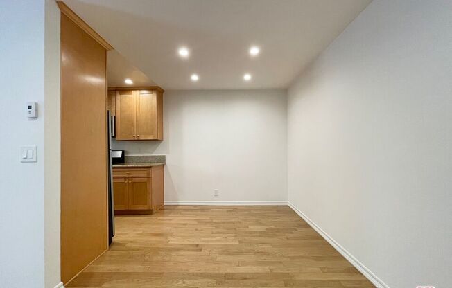 929 N SAN VICENTE BLVD