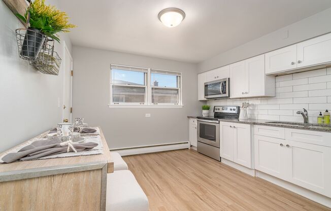 2 beds, 1 bath, 900 sqft, $2,950, Unit 38-06 S. Kensington Ave.