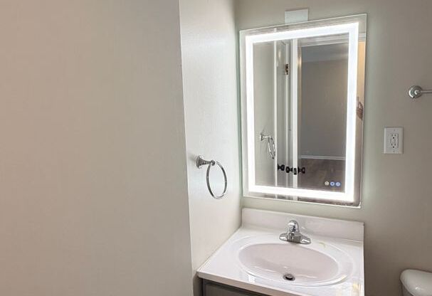 1 bed, 1 bath, $1,381, Unit 207
