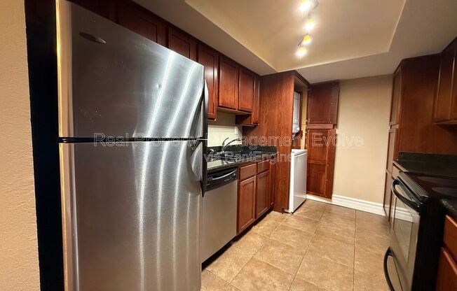 1 bed, 1 bath, 749 sqft, $1,100, Unit Unit 288