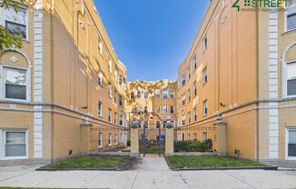 7401 N Hoyne
