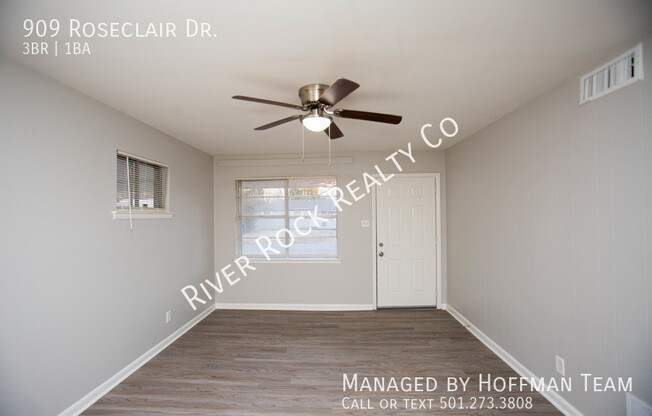 909 ROSECLAIR DR