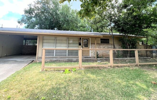 Quaint 2-bedroom Duplex in Rosedale