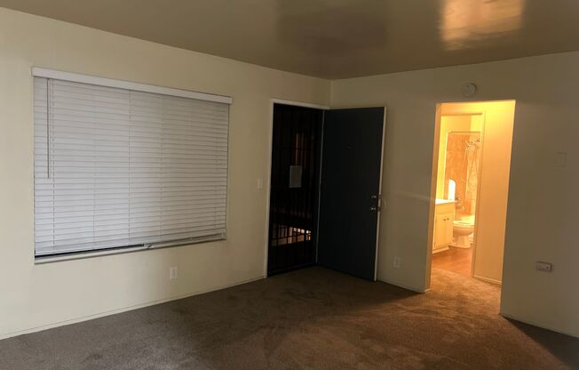 1 bed, 1 bath, 750 sqft, $1,650, Unit 13