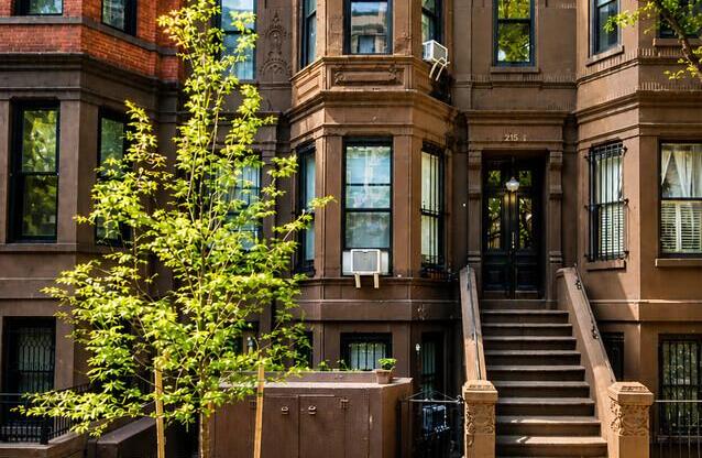134 W 70 ST