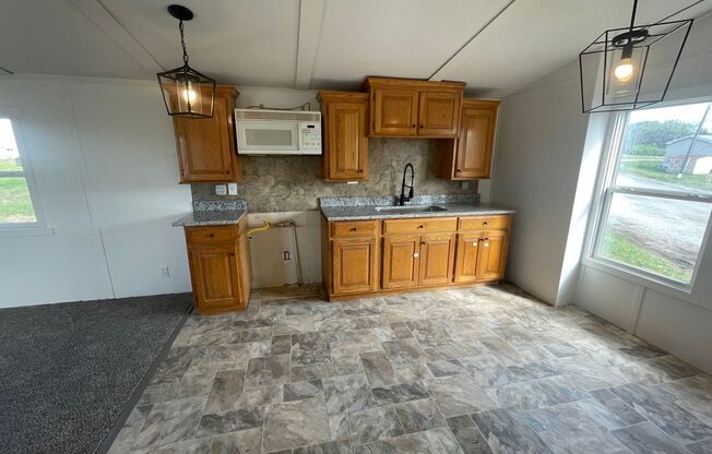 2 beds, 1 bath, 970 sqft, $1,100, Unit 108