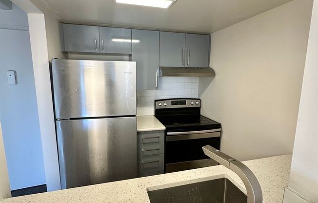 Studio, 1 bath, 550 sqft, $1,199, Unit 604